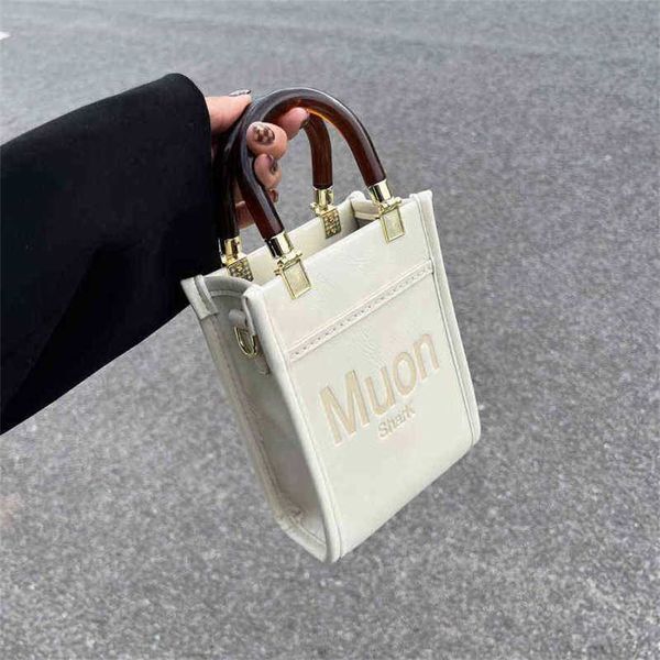 2023 designer bag this year's popular niche women's 2023 new fashion premium texture hand versatile ins messenger bag
2023 designer bag this year's popular niche women's 2023 new fashion premium texture hand versatile ins messenger bag