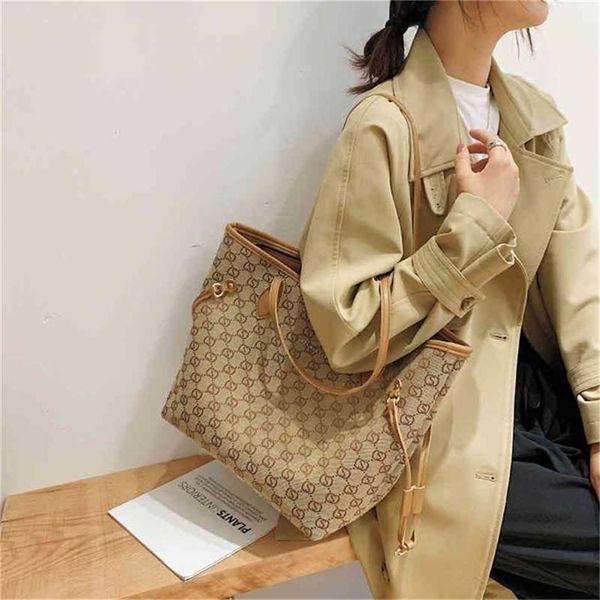 2023 designer bag super low autumn and winter niche hand large capacity one shoulder leather tote bag
2023 designer bag super low autumn and winter niche hand large capacity one shoulder leather tote bag