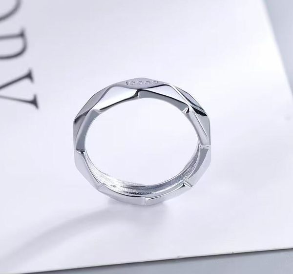 2023 ring couple ring designer design rings stainless steel black and white ceramic rings men and women valentine's day gift, Slivery;golden
2023 ring couple ring designer design rings stainless steel black and white ceramic rings men and women valentine's day gift, Slivery;golden