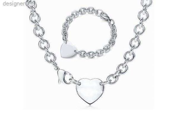 2019 fashion silver thick chain with heart plate pendant necklaces and bracelet women suit
2019 fashion silver thick chain with heart plate pendant necklaces and bracelet women suit