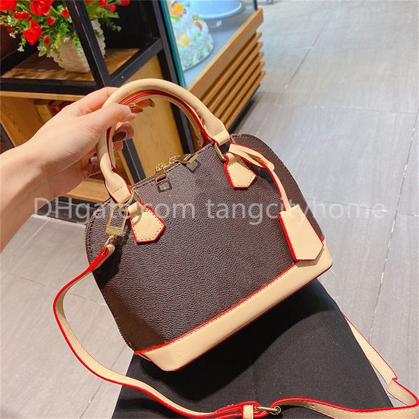 designer totes womens shell bag luxury handbags cross body bag new letter printing bags european and american retro single shoulder messenge
designer totes womens shell bag luxury handbags cross body bag new letter printing bags european and american retro single shoulder messenge