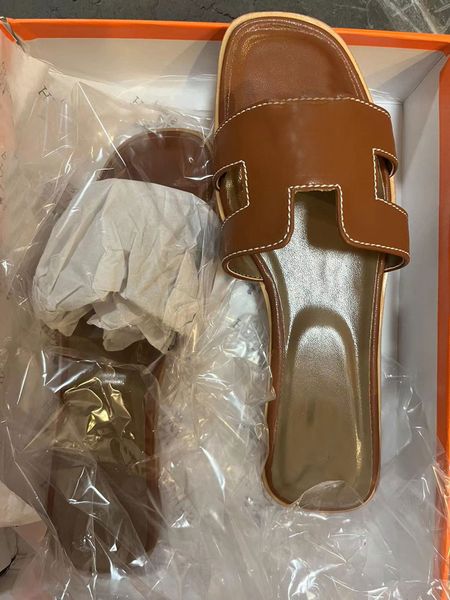 beach designer h slippers classic flat woman sandals summer lady cartoon big head leather bath fashion women shoes large size 35-42 with log, Black
beach designer h slippers classic flat woman sandals summer lady cartoon big head leather bath fashion women shoes large size 35-42 with log, Black