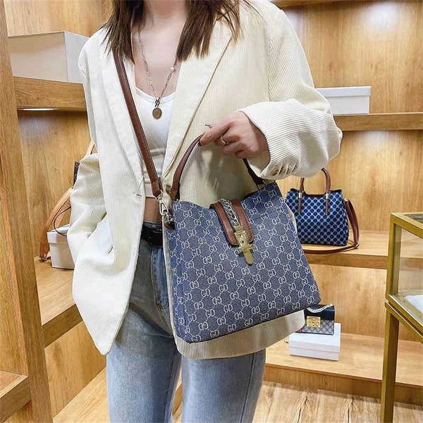 2023 designer bag luggage texture large capacity bucket single shoulder diagonal span women bags