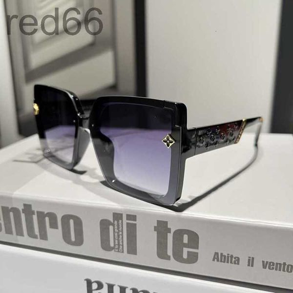 sunglasses designer new fashion gradient uv resistant universal print for men and women street shooting trend 54an, White;black
sunglasses designer new fashion gradient uv resistant universal print for men and women street shooting trend 54an, White;black