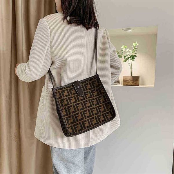 designer bag handbag women's bags of trend messenger ins with capacity single armpit simplem4l4
designer bag handbag women's bags of trend messenger ins with capacity single armpit simplem4l4