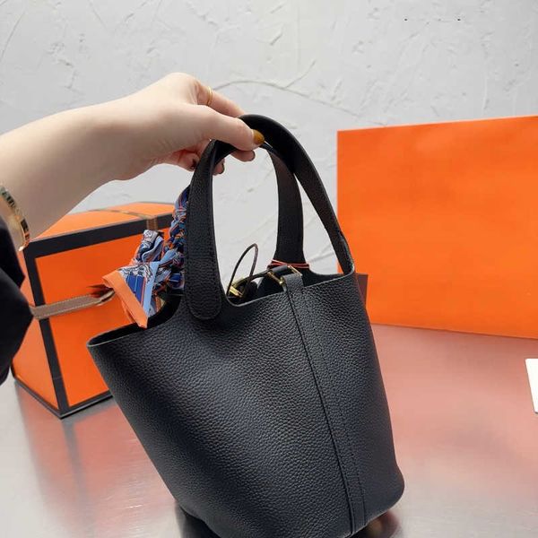 women luxurys hermme vegetable basket bag brand designer bags handbags shoulder crossbody bag tote fashion texture leather multifunctional b
women luxurys hermme vegetable basket bag brand designer bags handbags shoulder crossbody bag tote fashion texture leather multifunctional b