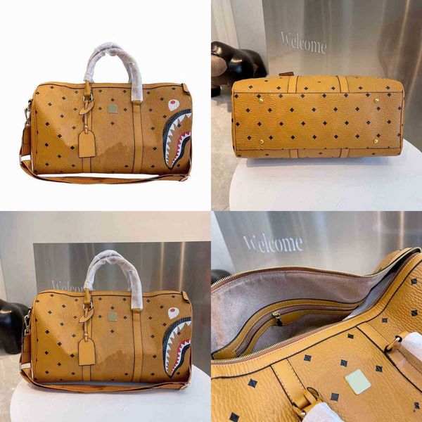 duffle bags designer gym luggage travel bags shark handbag high capacity leather luxury crossbody handbags sports fitness bags 220831
duffle bags designer gym luggage travel bags shark handbag high capacity leather luxury crossbody handbags sports fitness bags 220831