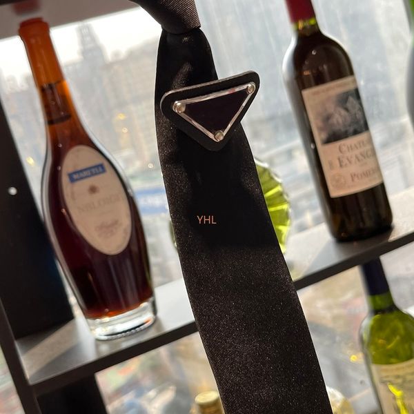 4 colors mens women designer ties fashion leather neck tie bow for men ladies with pattern letters neckwear fur solid color neckties scarf s, Blue;purple
4 colors mens women designer ties fashion leather neck tie bow for men ladies with pattern letters neckwear fur solid color neckties scarf s, Blue;purple