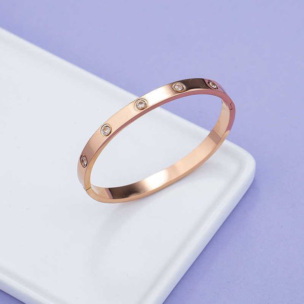 designer bracelet love bangle jewelry gold women's lasting color simulation fashion buckle bracelet 18k gold-plated 2023, Black
designer bracelet love bangle jewelry gold women's lasting color simulation fashion buckle bracelet 18k gold-plated 2023, Black