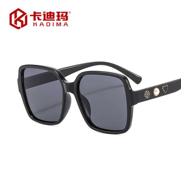 new style pearl mountain camellia love tiktok live network red sunglasses female fashion glasses, White;black
new style pearl mountain camellia love tiktok live network red sunglasses female fashion glasses, White;black
