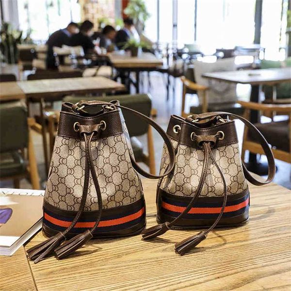 2023 designer bag fashion texture bucket 2023 fashion versatile women's single shoulder messenger bag handbag
2023 designer bag fashion texture bucket 2023 fashion versatile women's single shoulder messenger bag handbag