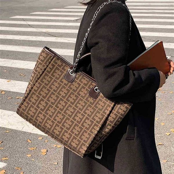 2023 designer bag high sense small bag fashion ins minority large capacity single shoulder bag autumn and winter portable
2023 designer bag high sense small bag fashion ins minority large capacity single shoulder bag autumn and winter portable