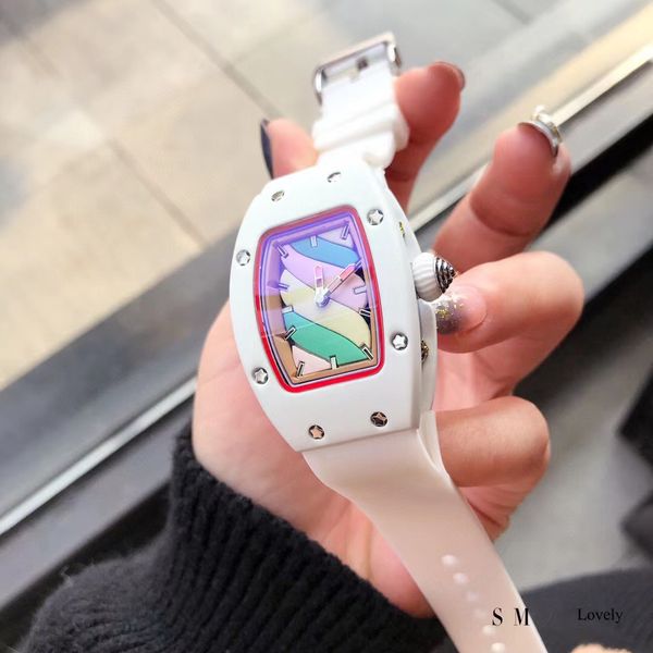 2023 new luxury luxury fashion women's watch set classic digital dial quartz battery, Slivery;brown
2023 new luxury luxury fashion women's watch set classic digital dial quartz battery, Slivery;brown