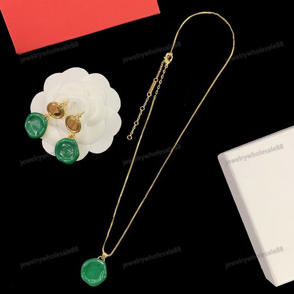 fashion designer enamel irregular disc pendant necklace chain women classic brand dangle earring wedding party jewelry gift, Silver
fashion designer enamel irregular disc pendant necklace chain women classic brand dangle earring wedding party jewelry gift, Silver