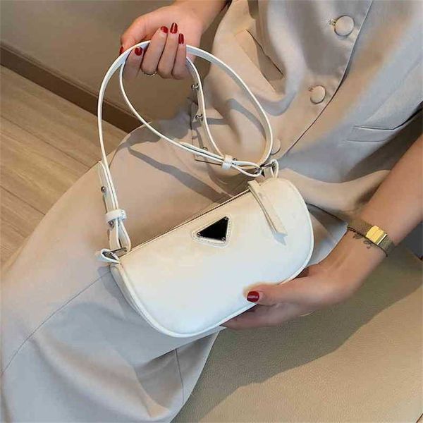 2023 designer bag handbag e603 women's leisure single messenger triangle mobile phone popular atmosphere
2023 designer bag handbag e603 women's leisure single messenger triangle mobile phone popular atmosphere