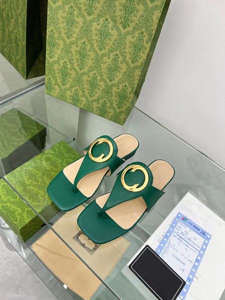 classic men slippers summer rubber bottom woman shoe beach slides letter mens flat sandals designer shoes metal button lazy lady loafers fli, Black
classic men slippers summer rubber bottom woman shoe beach slides letter mens flat sandals designer shoes metal button lazy lady loafers fli, Black
