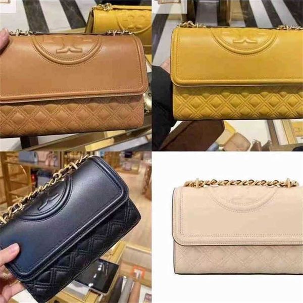 2023 designer bag foreign trade same european and american simple solid color embossed rhombic lattice single shoulder flip messenger bag
2023 designer bag foreign trade same european and american simple solid color embossed rhombic lattice single shoulder flip messenger bag