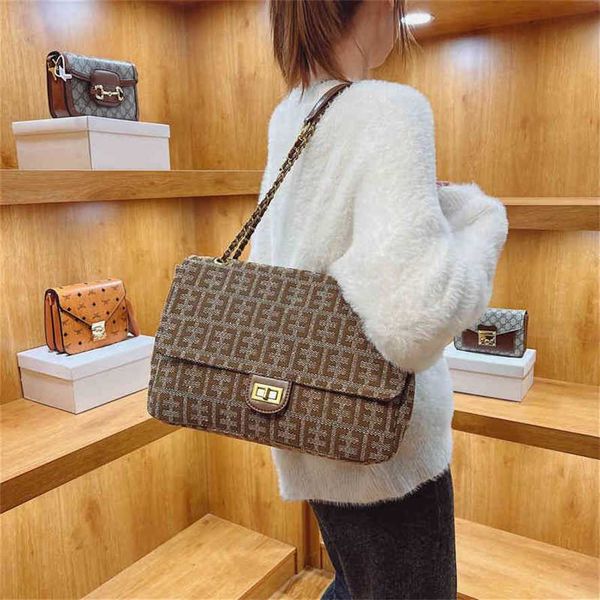 2023 designer bag foreign underarm british style one shoulder bag chain high capacity tote bag female 3sca
2023 designer bag foreign underarm british style one shoulder bag chain high capacity tote bag female 3sca