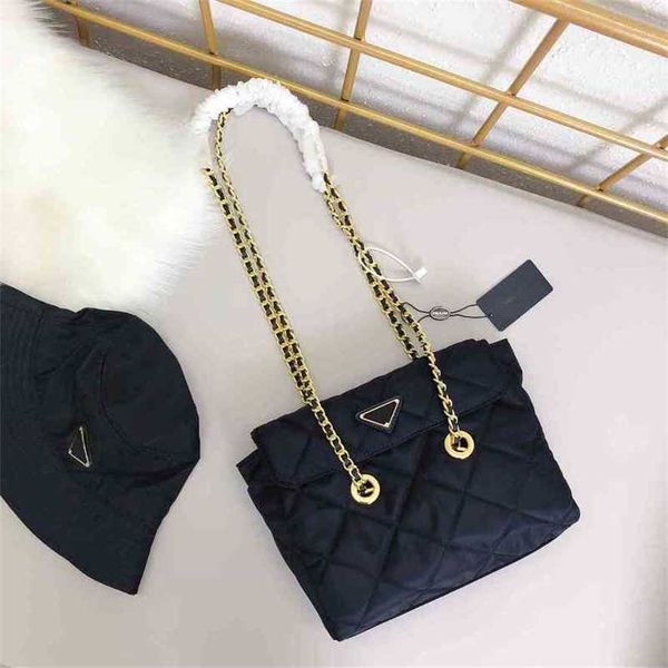 2023 designer bag handbag fashion vintage parachute nylon black chain bag classic red bag
2023 designer bag handbag fashion vintage parachute nylon black chain bag classic red bag