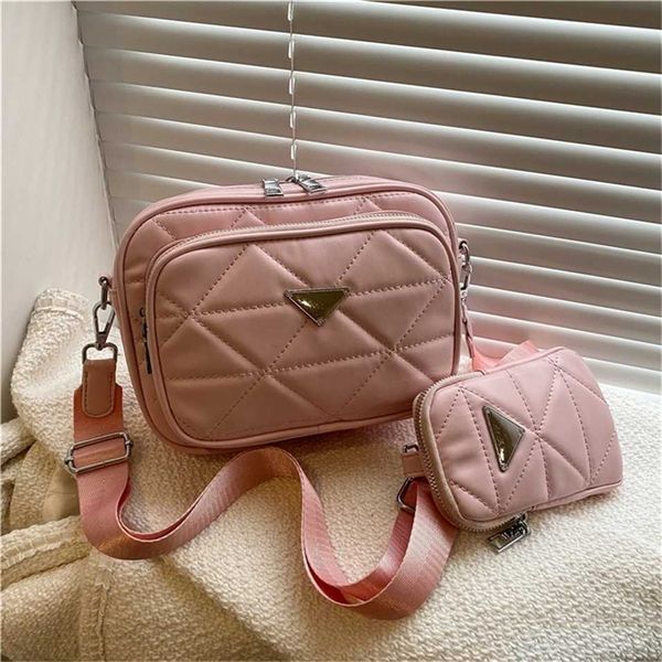 2023 designer bag 2023 new fashion wide strap messenger single shoulder leisure backpack flip texture rhombic lattice women's bag emnc
2023 designer bag 2023 new fashion wide strap messenger single shoulder leisure backpack flip texture rhombic lattice women's bag emnc