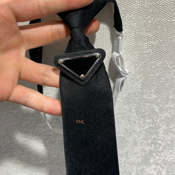 triangle necktie mens tie luxury designer tie prad man teenager formal clothes luxury bolo mini ladies leather strap fashion black neck tie, Blue;purple
triangle necktie mens tie luxury designer tie prad man teenager formal clothes luxury bolo mini ladies leather strap fashion black neck tie, Blue;purple