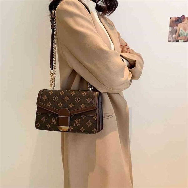 2023 designer bag premium french niche light underarm bag women's new fashion versatile one shoulder messenger bag
2023 designer bag premium french niche light underarm bag women's new fashion versatile one shoulder messenger bag