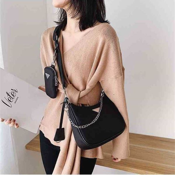 2023 designer bag handbag bags carrying armpit three in one kendou same style medium gunnelon hand-held chain staff female
2023 designer bag handbag bags carrying armpit three in one kendou same style medium gunnelon hand-held chain staff female