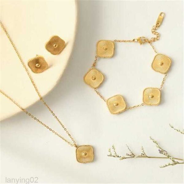 designer pendant jewelry female necklace bracelet earrings 3-piece set made of stainless steel gold wholesalexnlm, Silver
designer pendant jewelry female necklace bracelet earrings 3-piece set made of stainless steel gold wholesalexnlm, Silver