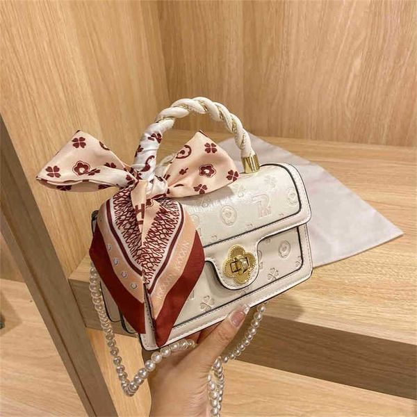 2023 designer bag handbag scarf lady handbag girl shake voice same tiktok female
2023 designer bag handbag scarf lady handbag girl shake voice same tiktok female