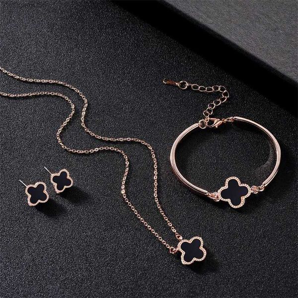 fashion designer jewelry four-leaf clover three-piece set women's pendant 3-color optional wedding banquet wholesale, Silver
fashion designer jewelry four-leaf clover three-piece set women's pendant 3-color optional wedding banquet wholesale, Silver
