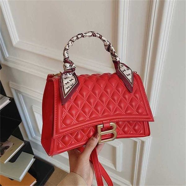 2023 designer bag handbag foreign style autumn silk scarf portable oblique cross women's one handbag
2023 designer bag handbag foreign style autumn silk scarf portable oblique cross women's one handbag