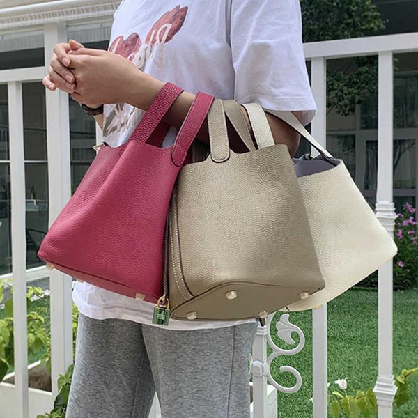 h bag love horse classic versatile leather bucket bag large capacity litchi pattern handheld vegetable basket bag commuter handbag 75xx
h bag love horse classic versatile leather bucket bag large capacity litchi pattern handheld vegetable basket bag commuter handbag 75xx