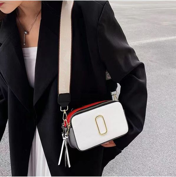 23ss designer tote classical women adjustable wide shoulder strap shouder bag luxury fashion crossbody camara bags available in 9 colors
23ss designer tote classical women adjustable wide shoulder strap shouder bag luxury fashion crossbody camara bags available in 9 colors