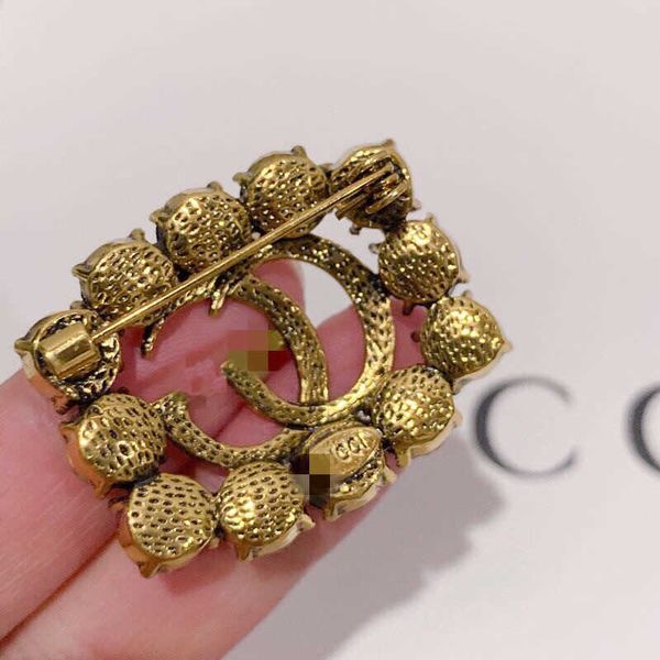 2023 designer new double g medieval letter rhinestone light luxury ancient home brooch ins net red same style, Silver
2023 designer new double g medieval letter rhinestone light luxury ancient home brooch ins net red same style, Silver
