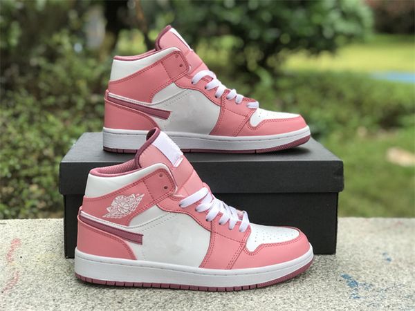 new release basketball shoes 1 low valentines day pink white man woman designer shoes sports sneakers size eu36-46
new release basketball shoes 1 low valentines day pink white man woman designer shoes sports sneakers size eu36-46