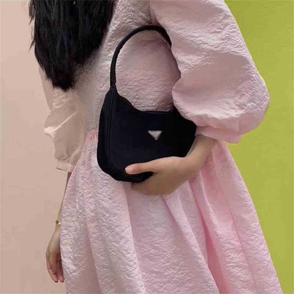 2023 designer bag 2023 new kendou same tide flowing cloth nylon underarm method stick single shoulder bag
2023 designer bag 2023 new kendou same tide flowing cloth nylon underarm method stick single shoulder bag