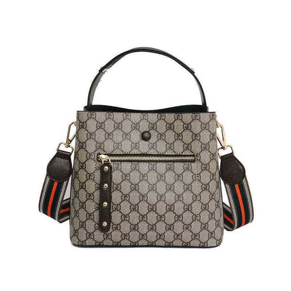 2023 designer bag authentic product of 2023 new star same high-grade one shoulder messenger fashion handbag
2023 designer bag authentic product of 2023 new star same high-grade one shoulder messenger fashion handbag