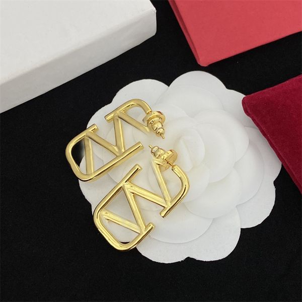 womens luxurys designer bold studs earrings pendants diamond brand letter stud earring fashion gold silver hoop earings jewelrys 2303295bf, Golden;silver
womens luxurys designer bold studs earrings pendants diamond brand letter stud earring fashion gold silver hoop earings jewelrys 2303295bf, Golden;silver