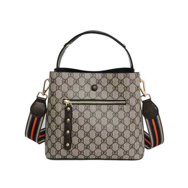 2023 designer bag authentic product of 2023 new star same high-grade one shoulder messenger fashion handbag
2023 designer bag authentic product of 2023 new star same high-grade one shoulder messenger fashion handbag