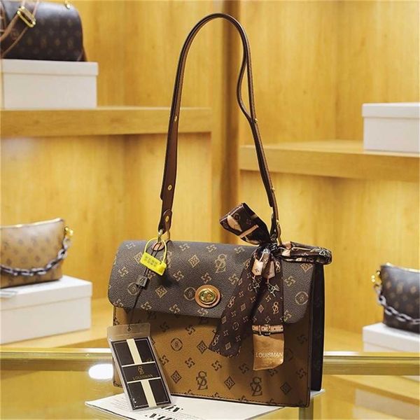 2023 designer bag handbag old flower silk scarf tote generous middle ancient style single messenger
2023 designer bag handbag old flower silk scarf tote generous middle ancient style single messenger