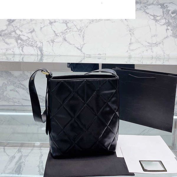evening bags cc bag luxury brand cross body french women vertical classic tote bag diamond plaid leather and denim quilted large capacity lu
evening bags cc bag luxury brand cross body french women vertical classic tote bag diamond plaid leather and denim quilted large capacity lu