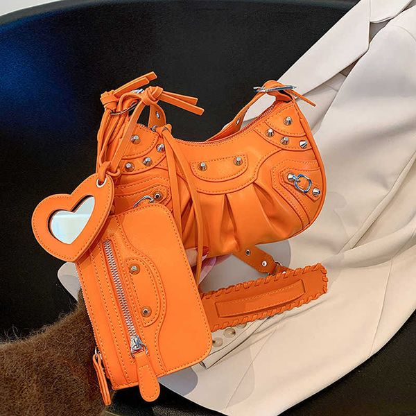 high version motorcycle shoulder bag women brand designer handbag fashion studded crossbody bags lady large capacity totes purse
high version motorcycle shoulder bag women brand designer handbag fashion studded crossbody bags lady large capacity totes purse