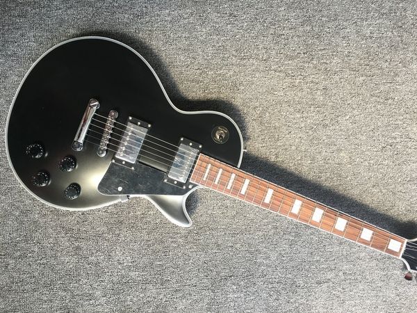 lp electric guitar mahogany body/neck black color chrome hardware unburst color nitro finish in stock
lp electric guitar mahogany body/neck black color chrome hardware unburst color nitro finish in stock