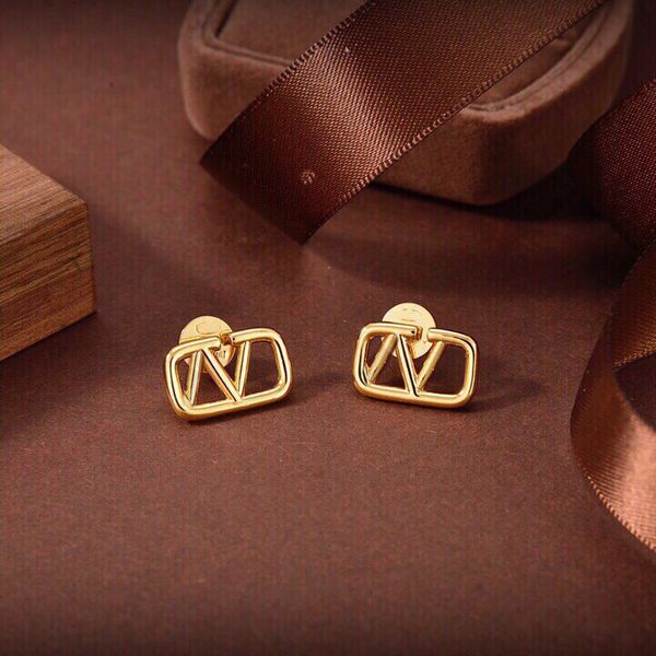 woman charm earrings v earing designer stud pearl orecchini fashion luxury gold silver vlogo ewelry hoop women ohrringe kjhk, Golden
woman charm earrings v earing designer stud pearl orecchini fashion luxury gold silver vlogo ewelry hoop women ohrringe kjhk, Golden