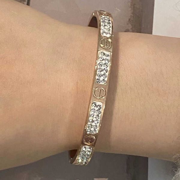 2023 designer jewelry carti love bangle new full diamond star bracelet women's fashion versatile colorless titanium steel gold flash rh, Black
2023 designer jewelry carti love bangle new full diamond star bracelet women's fashion versatile colorless titanium steel gold flash rh, Black