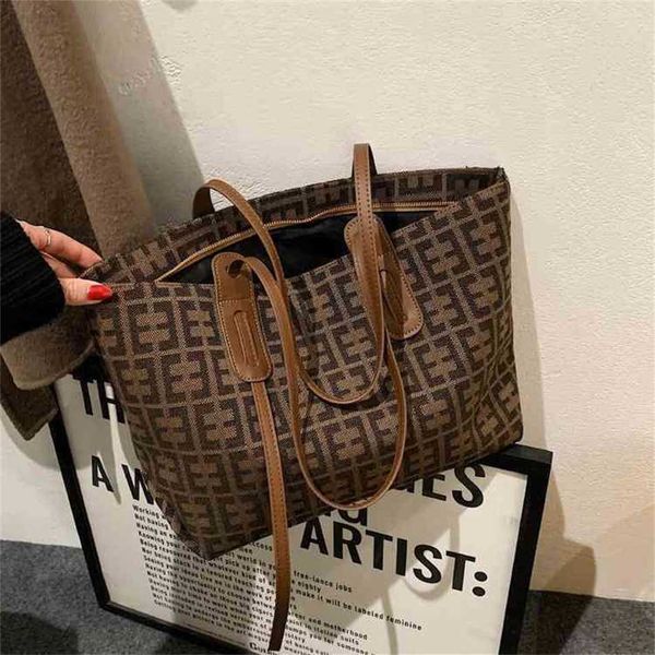 2023 designer bag live broadcast large capacity tote bag fashion versatile one shoulder handbag
2023 designer bag live broadcast large capacity tote bag fashion versatile one shoulder handbag