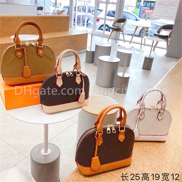 luxury shell bags womens designer handbag letter printing messenger bag classic retro single shoulder bags simple fashion cross-body lady cl
luxury shell bags womens designer handbag letter printing messenger bag classic retro single shoulder bags simple fashion cross-body lady cl