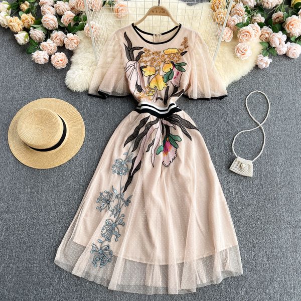 european and american ins style dress summer round neck lotus leaf short sleeve heavy work embroidery waist large swing princess style mesh, Black;gray
european and american ins style dress summer round neck lotus leaf short sleeve heavy work embroidery waist large swing princess style mesh, Black;gray