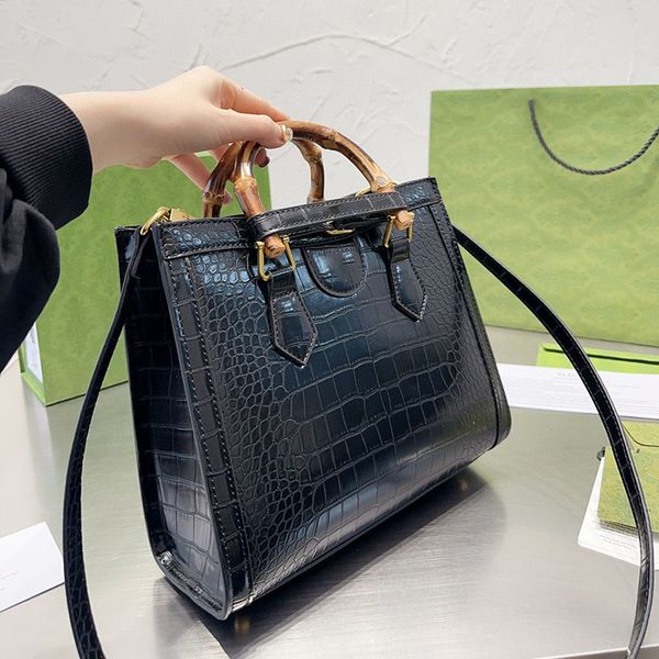designer handbags shoulder bags tote bag double g luxury crocodile leather purses shiny antique gold toned hardware
designer handbags shoulder bags tote bag double g luxury crocodile leather purses shiny antique gold toned hardware