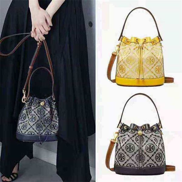 2023 designer bag foreign trade cattle goods same european and american versatile jacquard cloth drawstring large capacity bucket bag single
2023 designer bag foreign trade cattle goods same european and american versatile jacquard cloth drawstring large capacity bucket bag single
